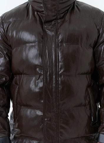Мужской пуховик из эко кожи с капюшоном фото