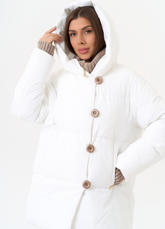 Женский пуховик белого цвета с капюшоном модель № 31517 универмаг малина