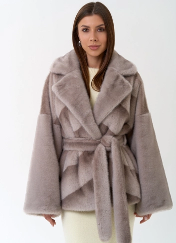 Женская шуба из эко меха с английским воротником 