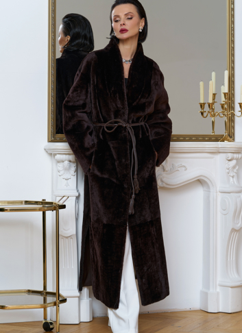 Двухсторонняя женская дубленка с декоративным поясом Двухсторонняя женская дубленка с декоративным поясом