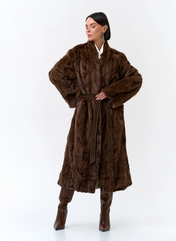 Женская шуба из меха норки  поясом 