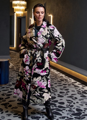 Пальто из эко меха с цветочным принтом Пальто из эко меха с цветочным принтом