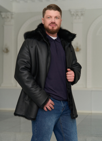 Мужская дубленка черного цвета с капюшоном Мужская дубленка черного цвета с капюшоном