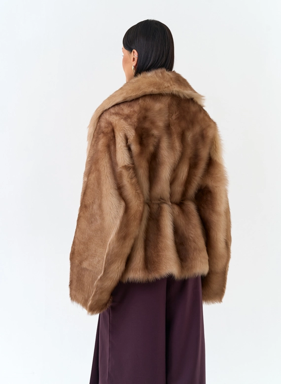 Женская двухсторонняя дубленка из натурального меха фото