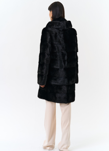 Шуба из норки с капюшоном черного цвета Шуба из норки с капюшоном черного цвета
