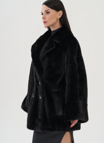 Короткая шуба из меха saga
